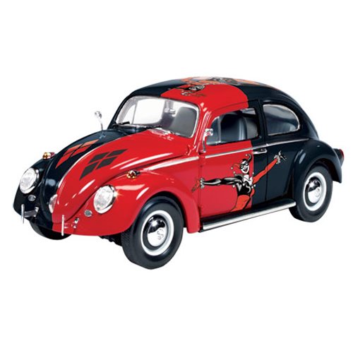 Batman Harley Quinn Volkswagen Beetle 1:24 Scale Snap-Fit Model Kit